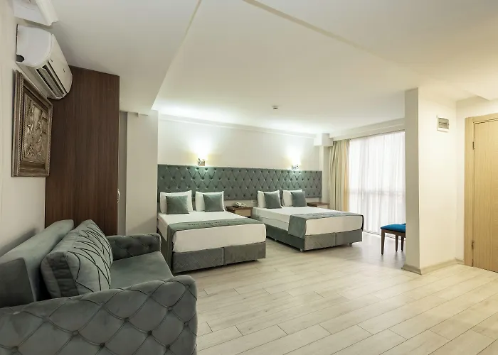 Grand Family Hotel 3*